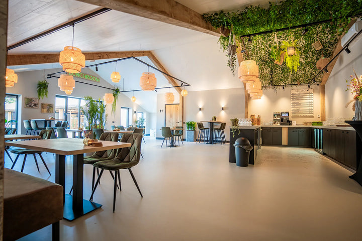 Opening nieuwe lunchroom en winkel